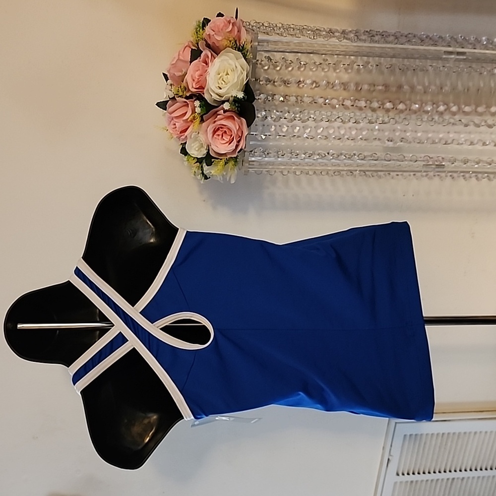 WOMEN'S SWIM TOP - Picture 2 of 3